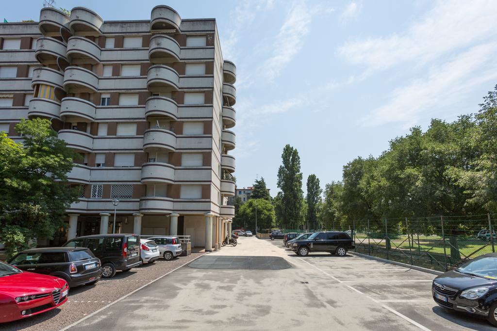 Bolognina Central Apartment Болонья Экстерьер фото